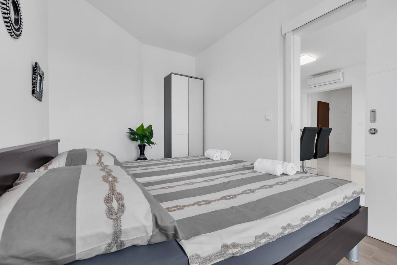Apartment Navis, Sea View Makarska Exterior photo