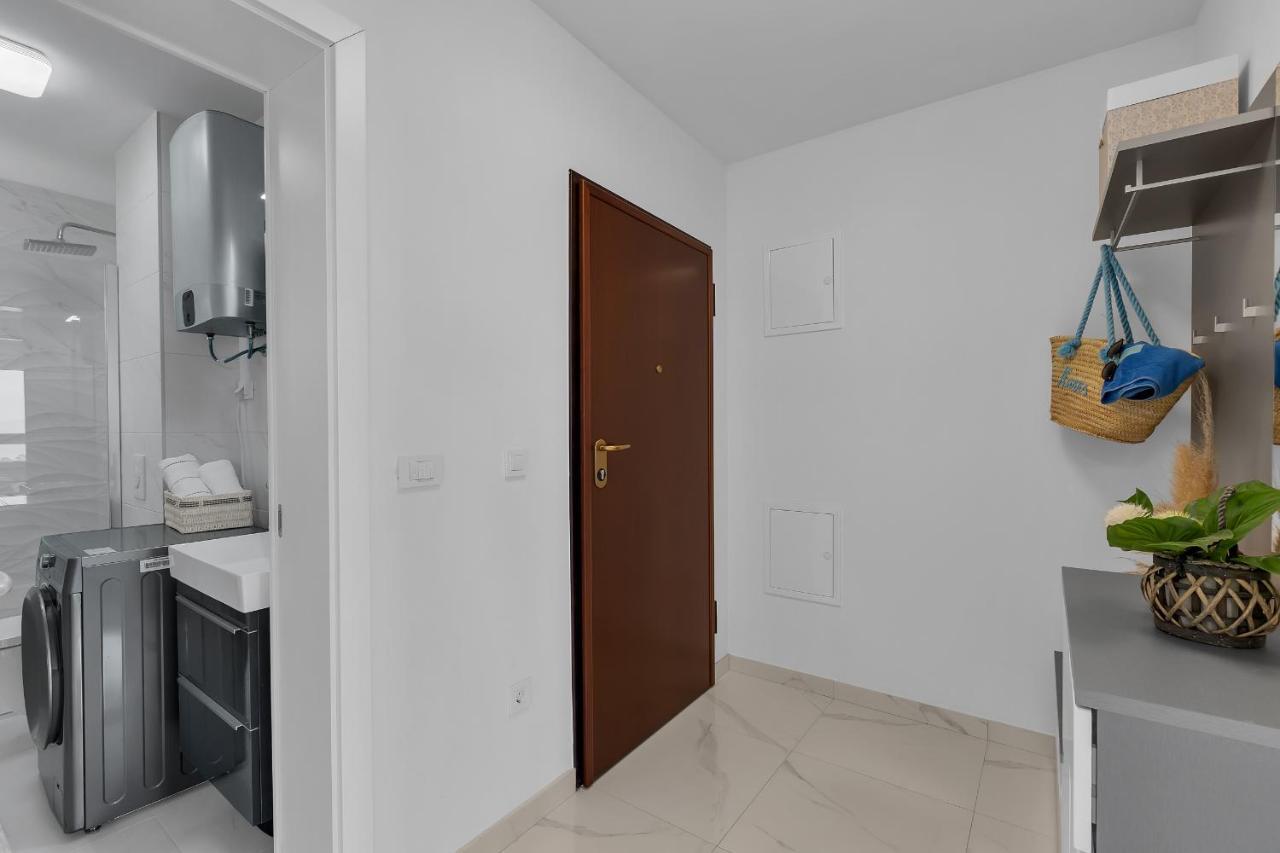 Apartment Navis, Sea View Makarska Exterior photo