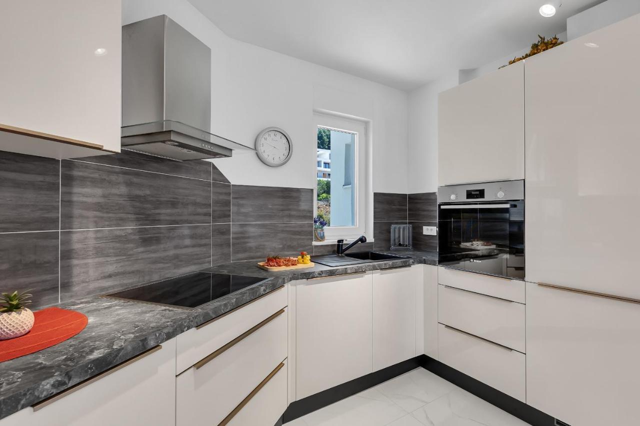 Apartment Navis, Sea View Makarska Exterior photo