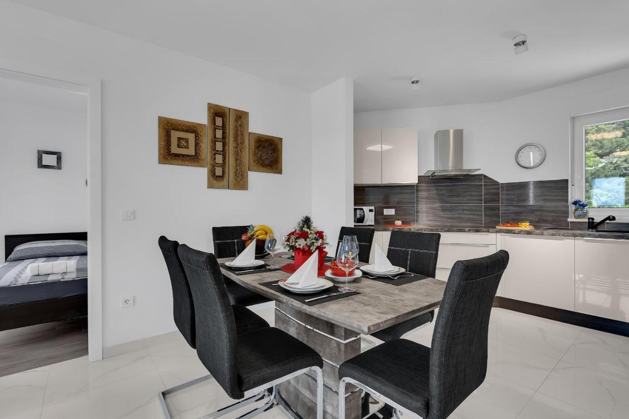 Apartment Navis, Sea View Makarska Exterior photo