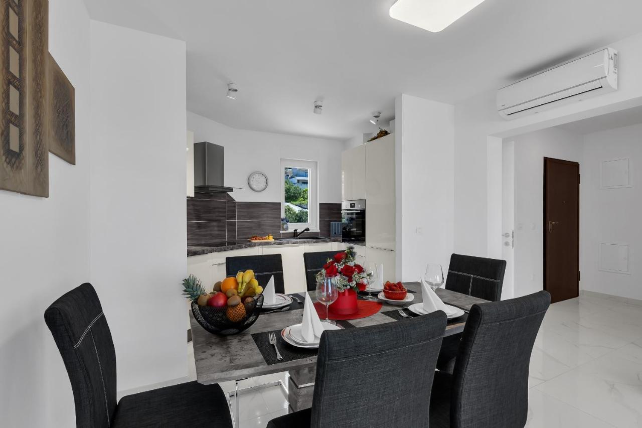 Apartment Navis, Sea View Makarska Exterior photo